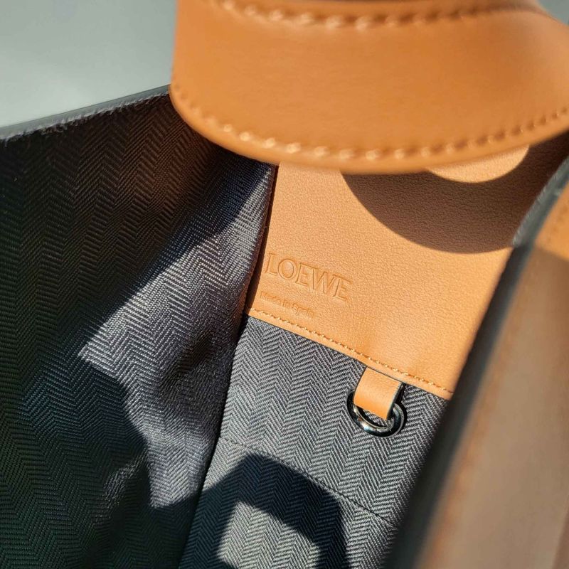 로에베 해먹백 스몰 - 그레인/카프스킨 (지퍼)