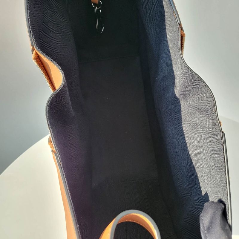 로에베 해먹백 스몰 - 그레인/카프스킨 (지퍼)