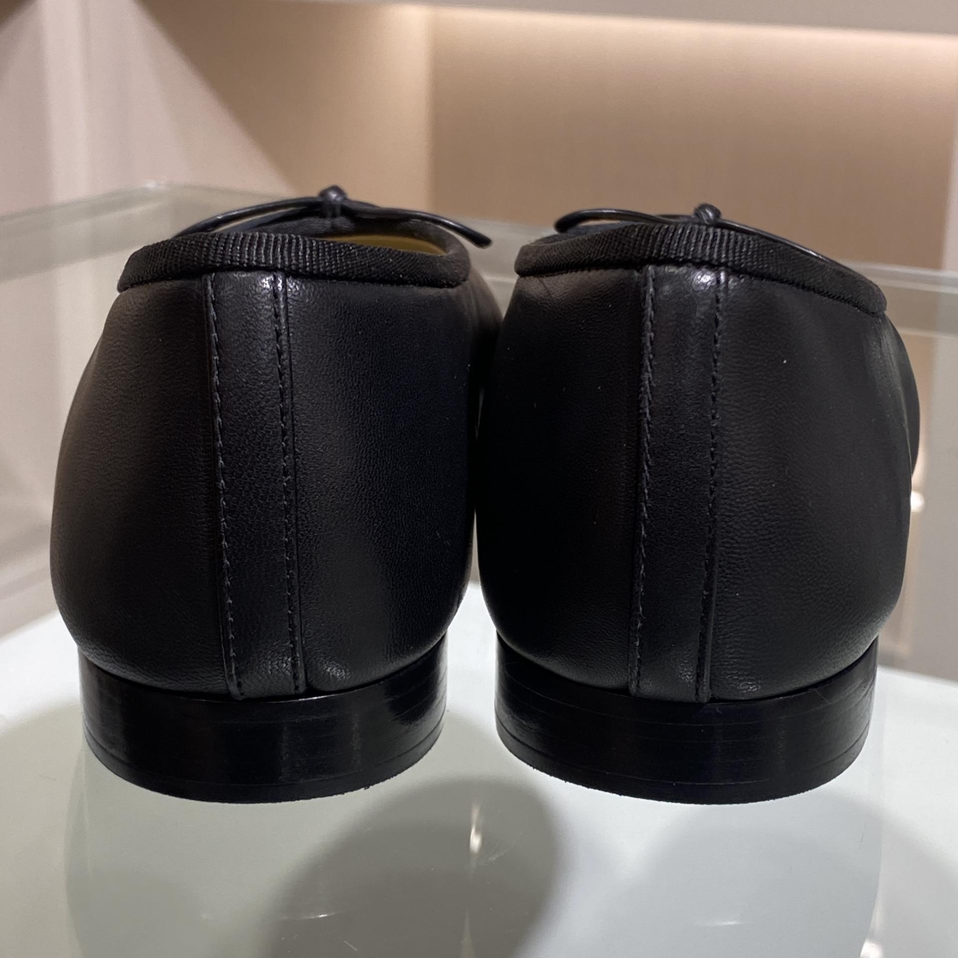 국내) 샤넬 발레리나 플랫 / 블랙 (앞코 페이던트) < 36 1개 / 37 1개 / 38 1개 >