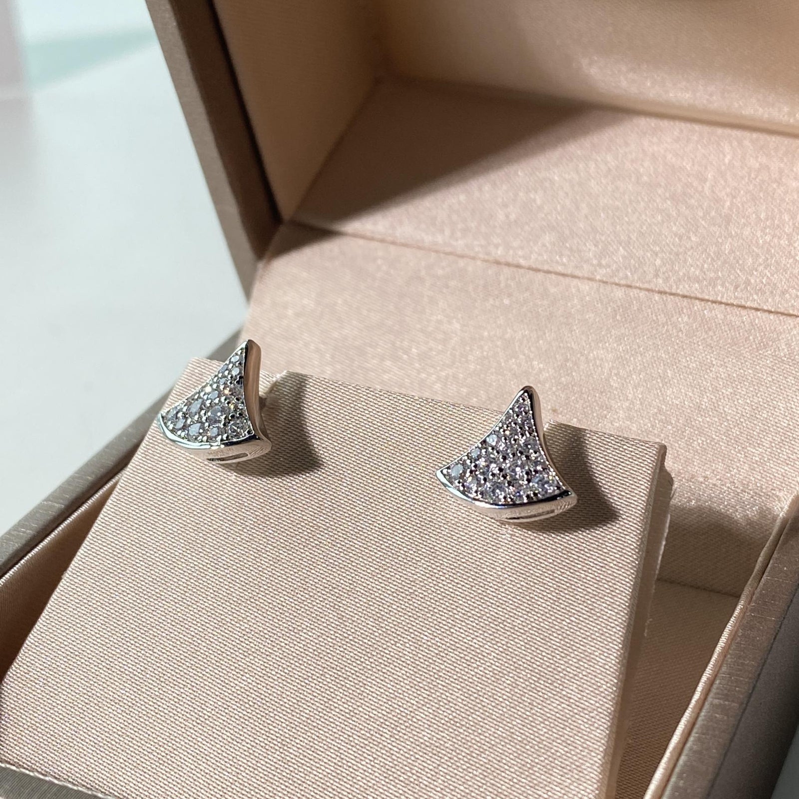 불가리 디바스 드림 미니 풀파베 이어링