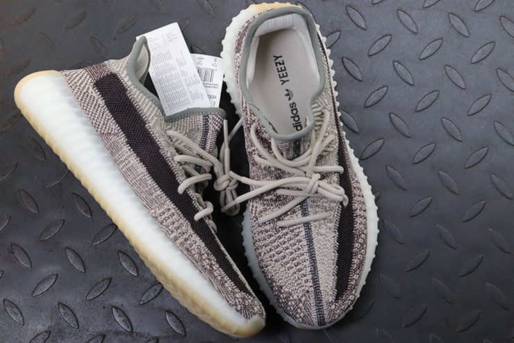 YEEZY 350 V2 시온