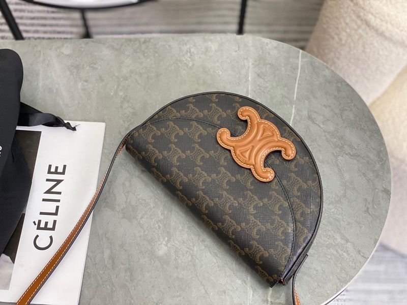 셀린느 반달 숄더백