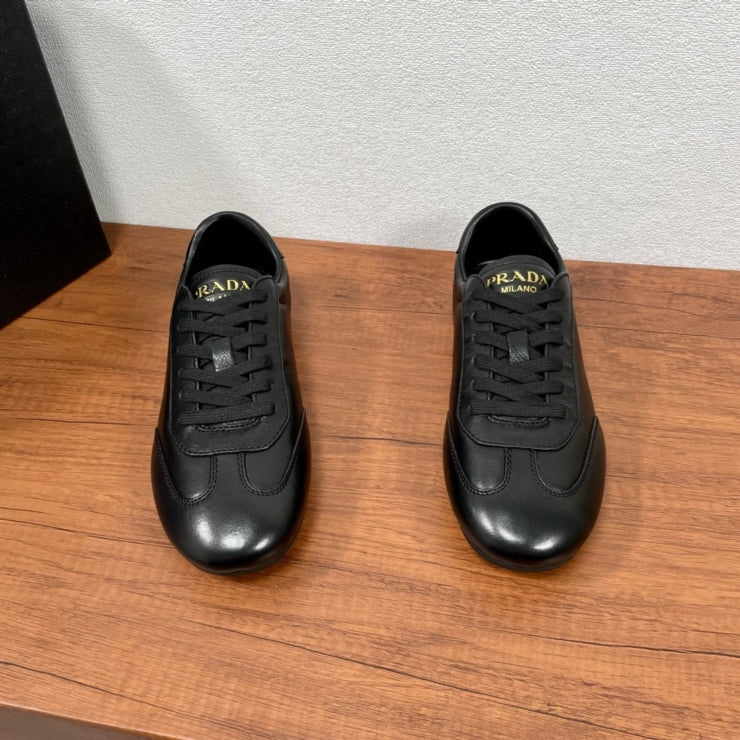 프라다 레더 스니커즈