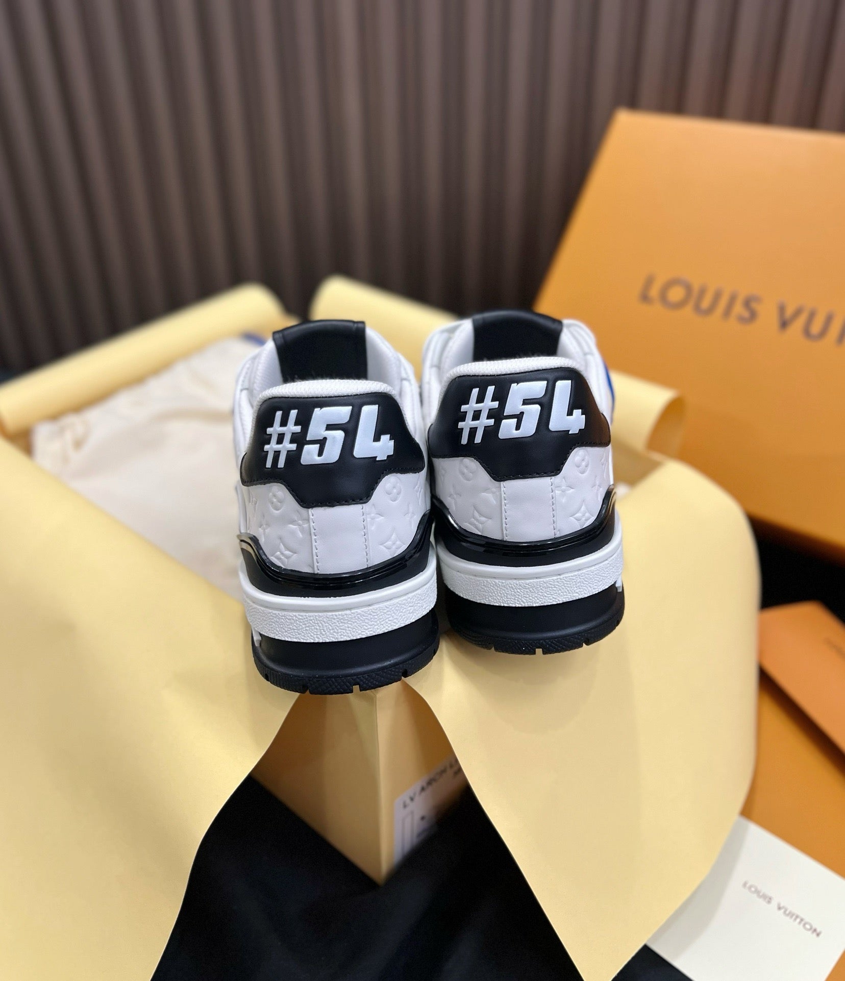 루이비통 LV 트레이너 스니커즈