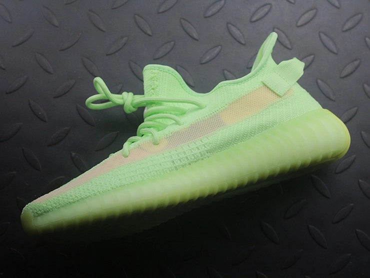 YEEZY 350 V2 글로우