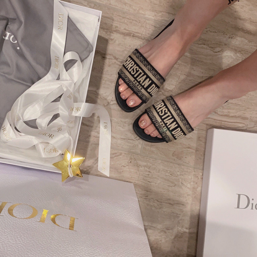 디올 디웨이 뮬