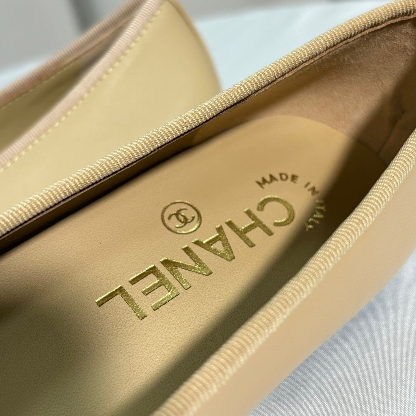 국내) 다른공장) 샤넬 투톤 발레리나 플랫 / 베이지 < 37 2개 >