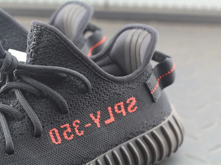 YEEZY 350 V2 브레드