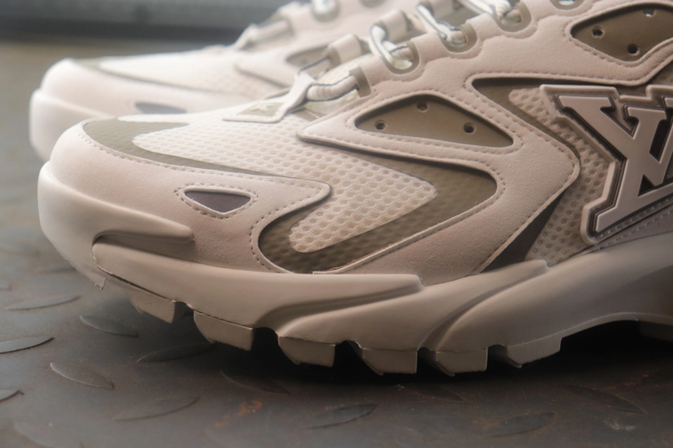루이비통 러너 태틱 스니커즈