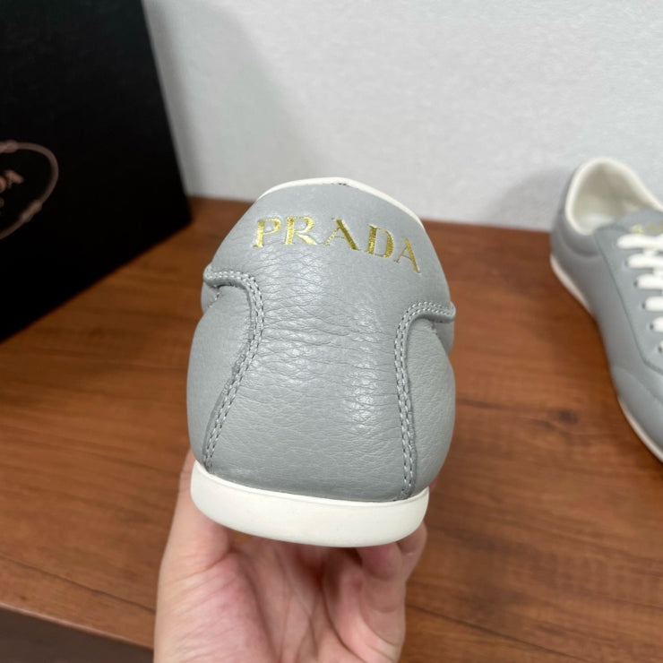 프라다 레더 스니커즈
