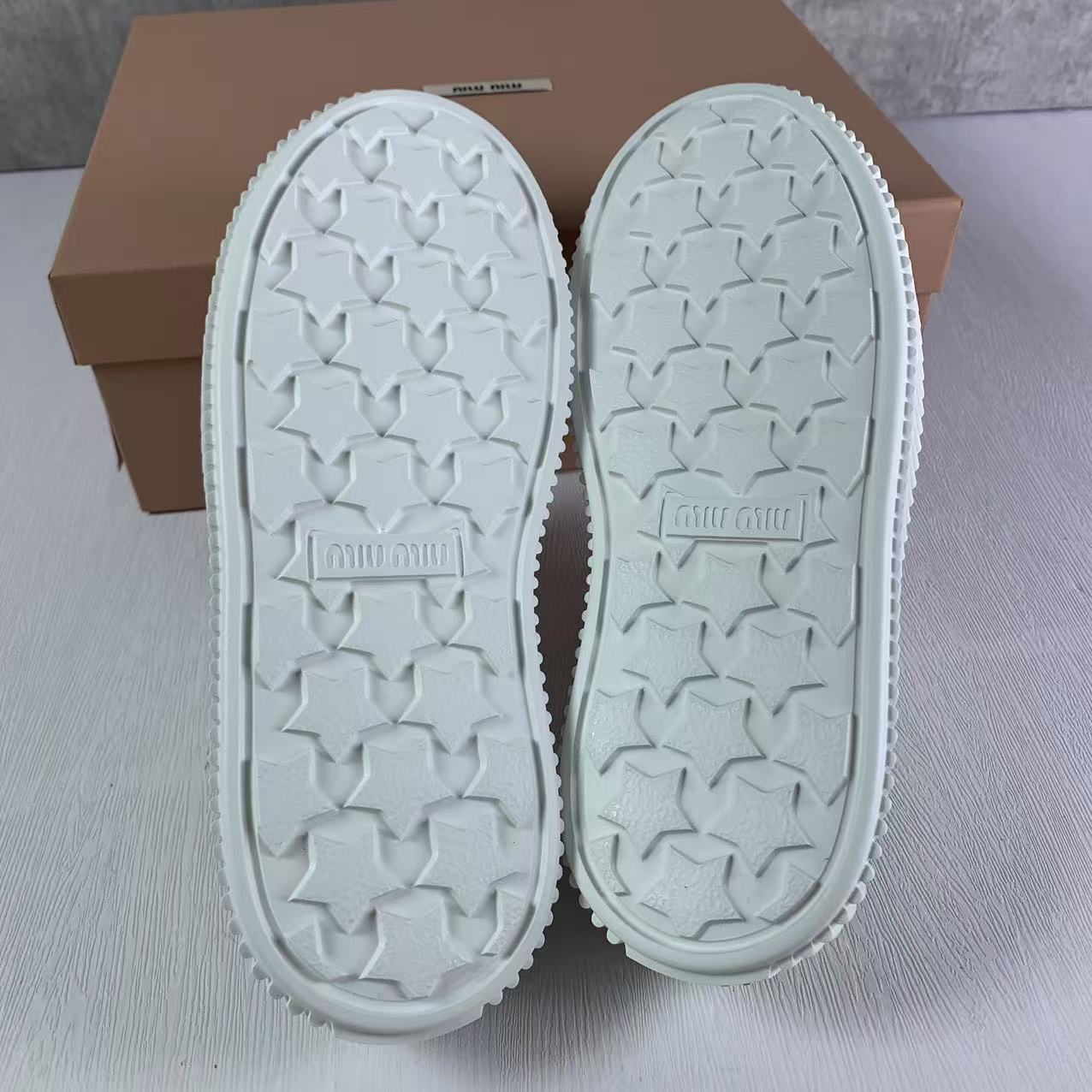 국내) 미우미우 데님 스니커즈 뮬 35