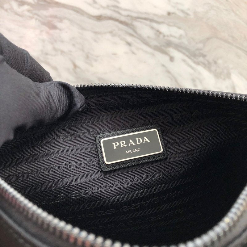 프라다 테수토 리나일론 크로스바디백