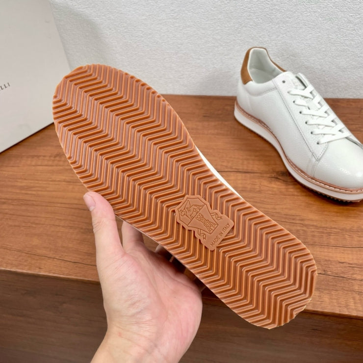 브루넬로 쿠치넬리 카우하이드 스니커즈 화이트