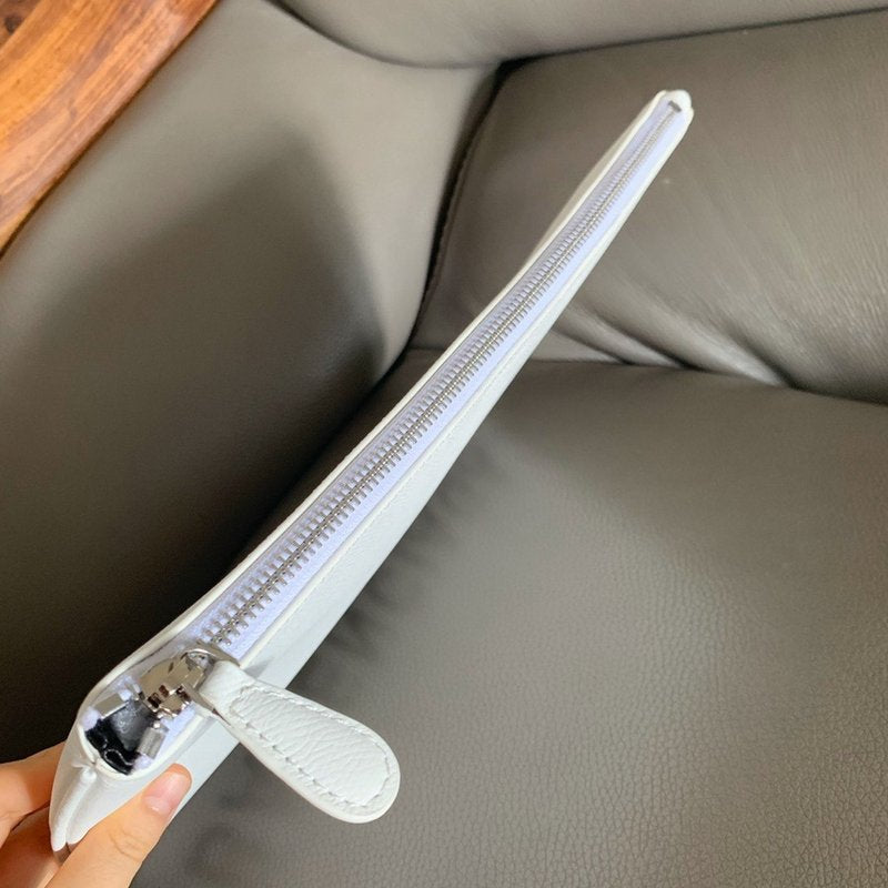 발렌시아가 로고 클러치
