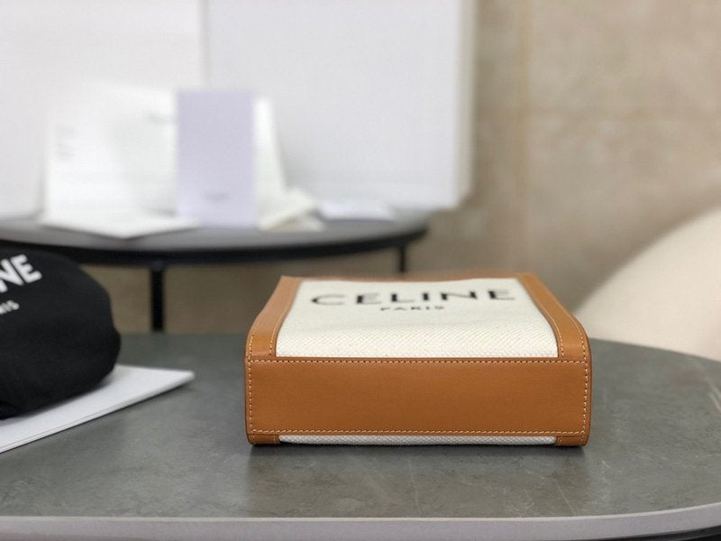 셀린느 버티컬 로고 카바스백 미니