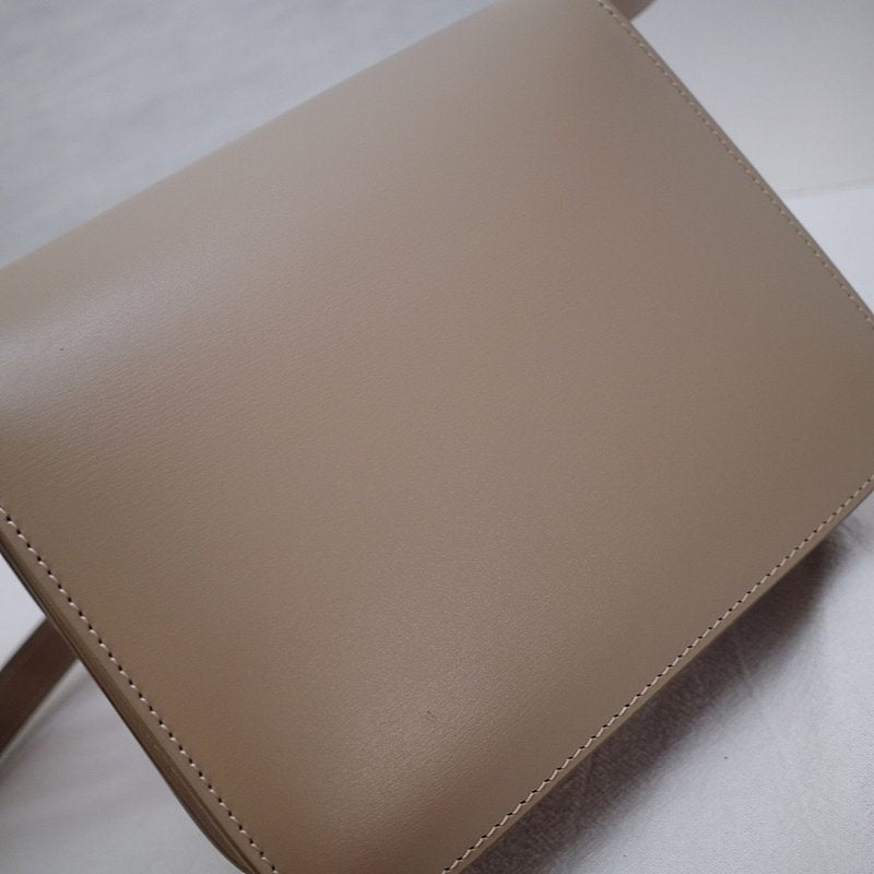 셀린느 박스백 틴