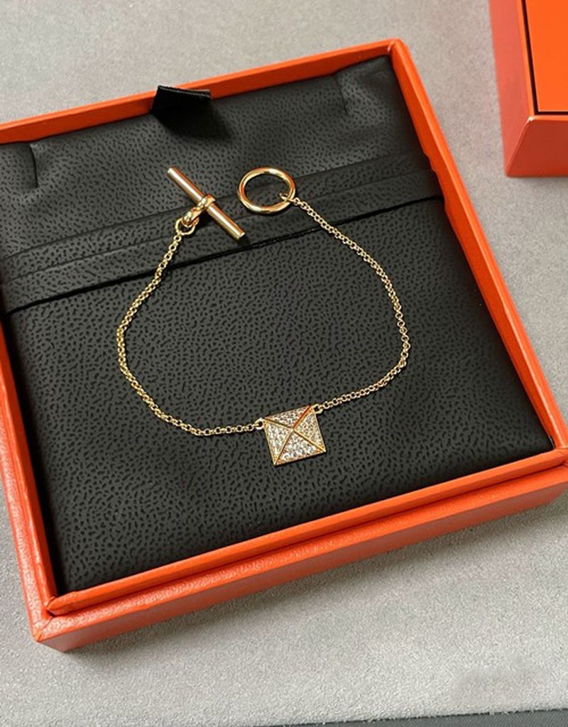 에르메스 Clou d'H Bracelet