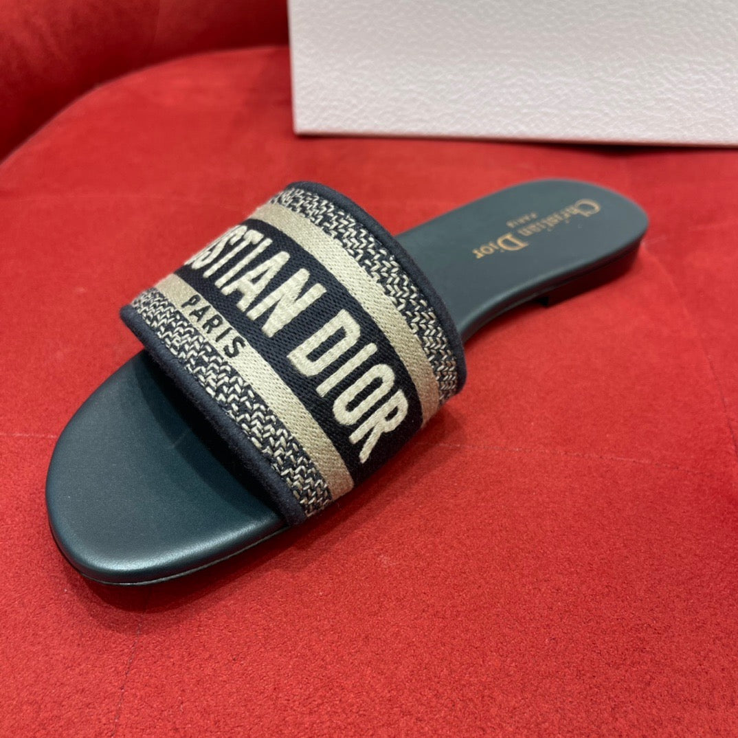 디올 디웨이 뮬