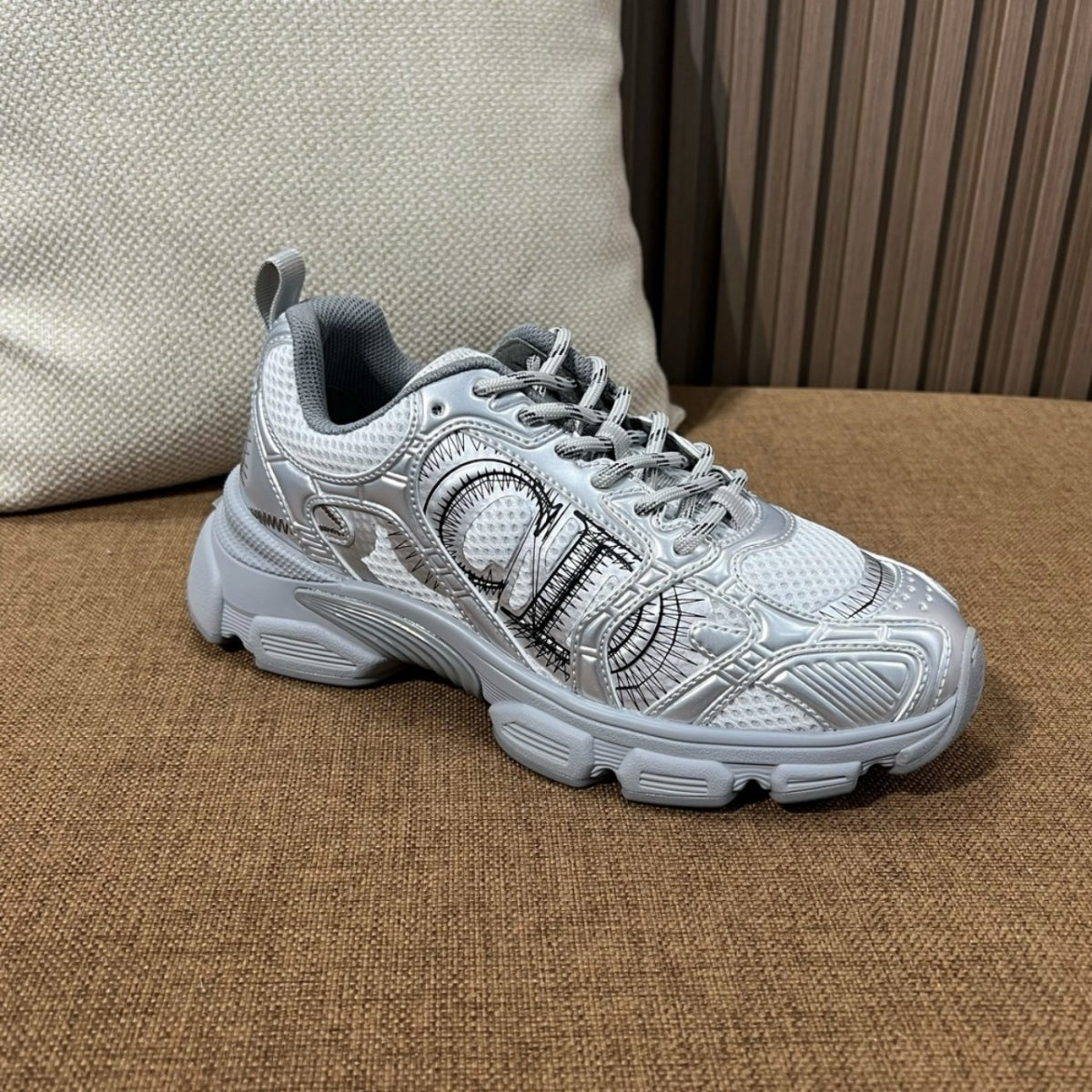 디올 크로노 스니커즈 실버