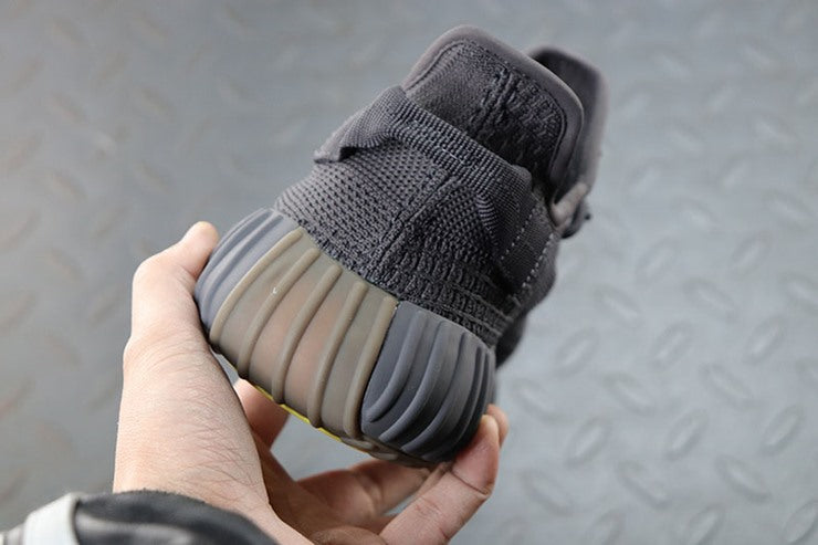 YEEZY 350 V2 신더 리플렉티브