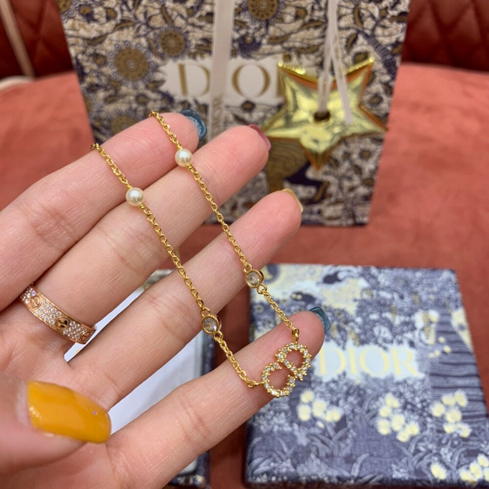 디올 목걸이
